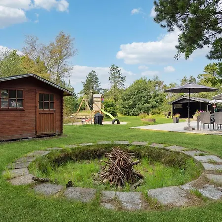 3 Bedroom Cozy In Jerup